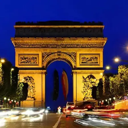 Champs-Elysees - Arc De Triomphe - 4 People Parigi Esterno foto